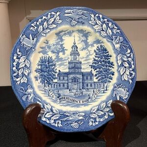 Vintage Avon Independence Hall Bicentennial plate Wedgwood 8"